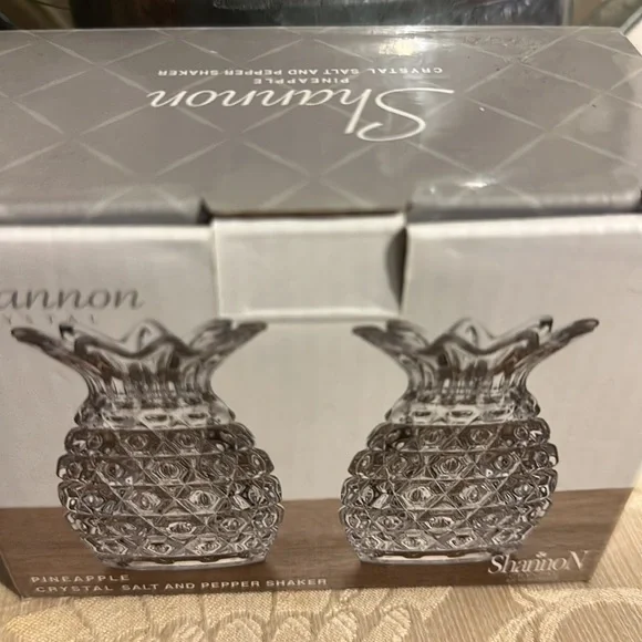 SHANNON CRYSTAL PINEAPPLE SALT & PEPPER SHAKER NWT IN BOX UNUSED - Picture 7 of 8